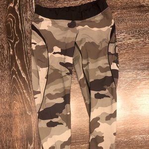 Better Bodies camo leggings